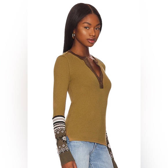 44- NWT Free People Mikah Layering Cuff Thermal Army - Picture 2 of 3